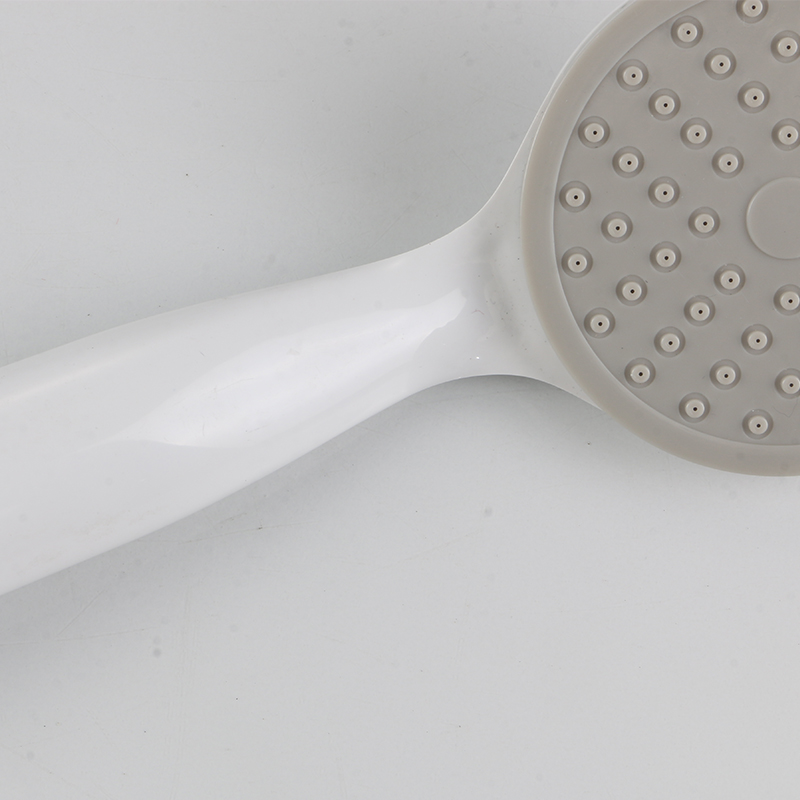 In che modo una doccia in plastica migliora la bellezza e il design generale di un bagno?